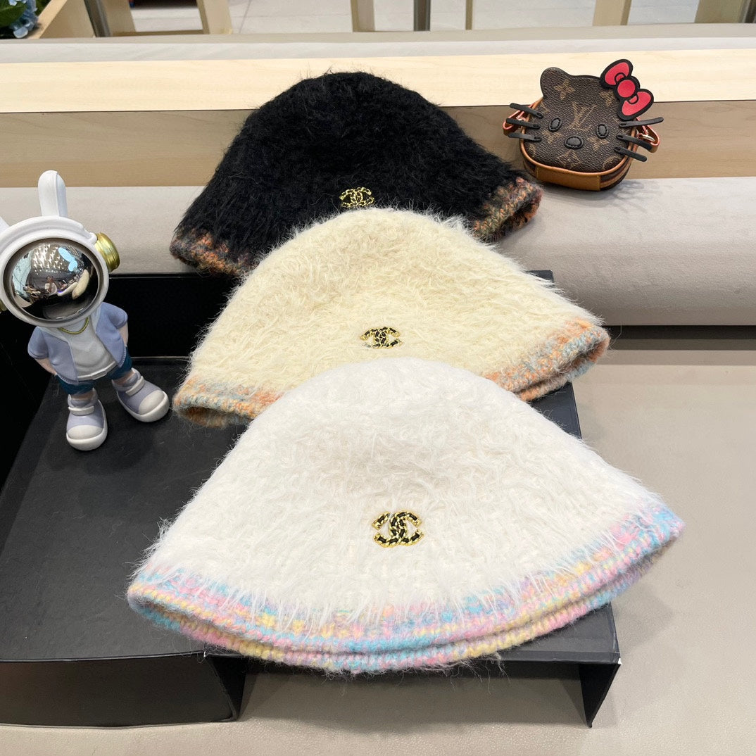 BUCKET HAT IN BLACK LAMB FUR 419466