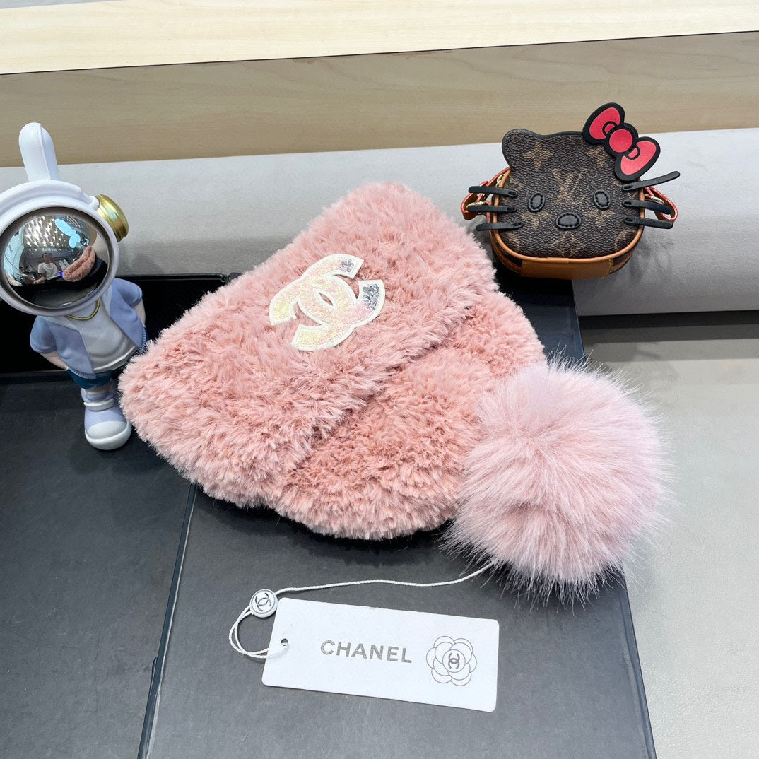 BEANIE HAT IN LIGHT PINK SOLF FLEECE 419712