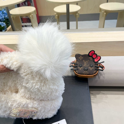 BEANIE HAT IN WHITE SOLF FLEECE 419714