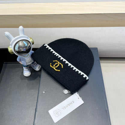 BEANIE HAT IN BLACK WOOL 419778