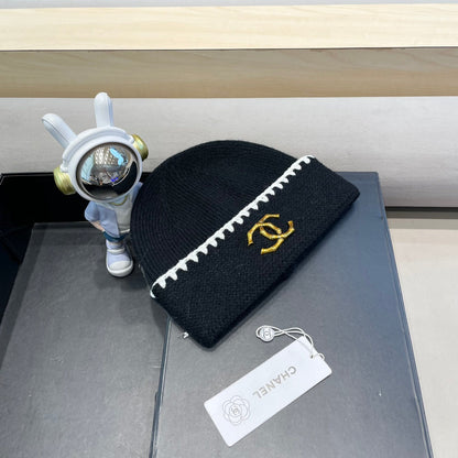 BEANIE HAT IN BLACK WOOL 419778