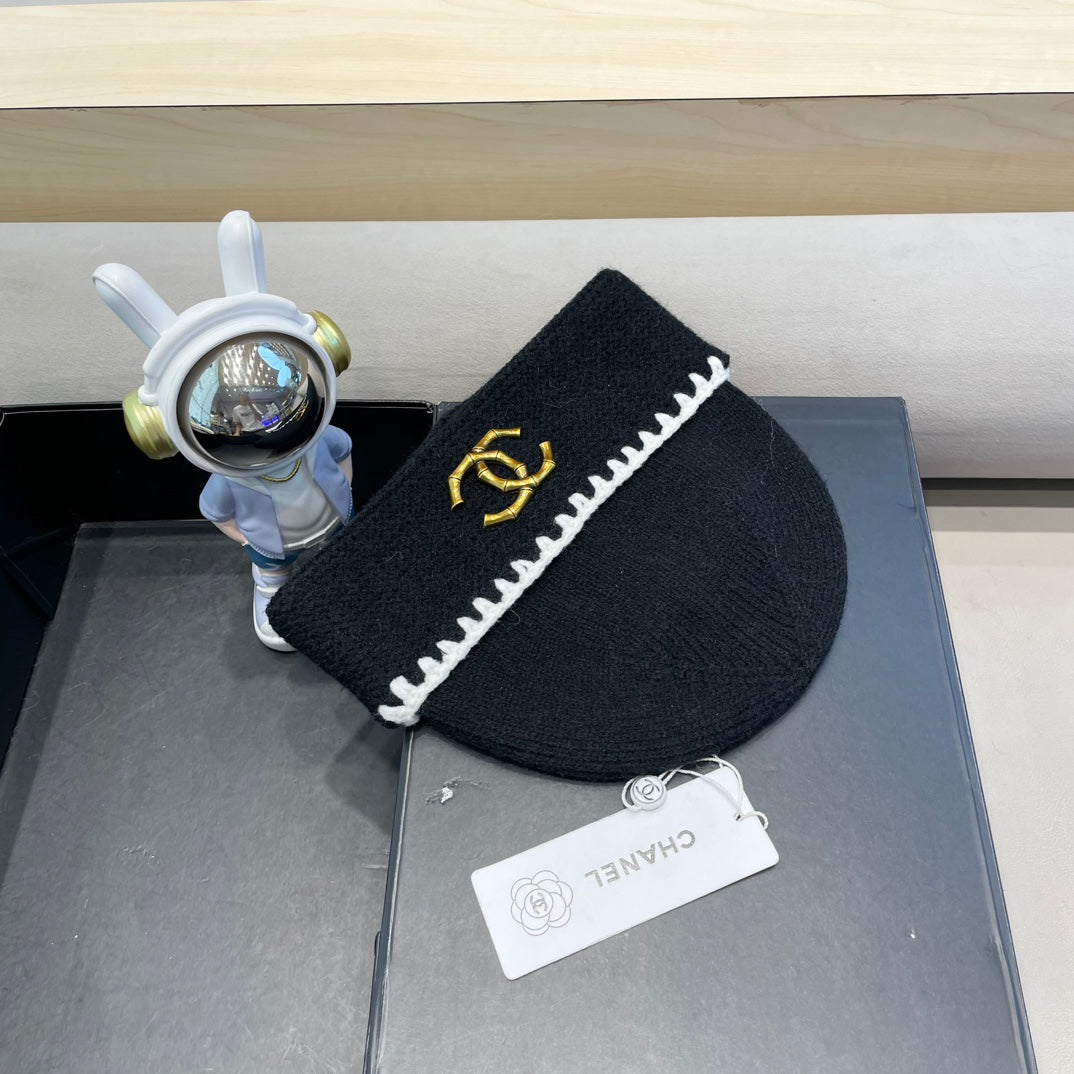 BEANIE HAT IN BLACK WOOL 419778