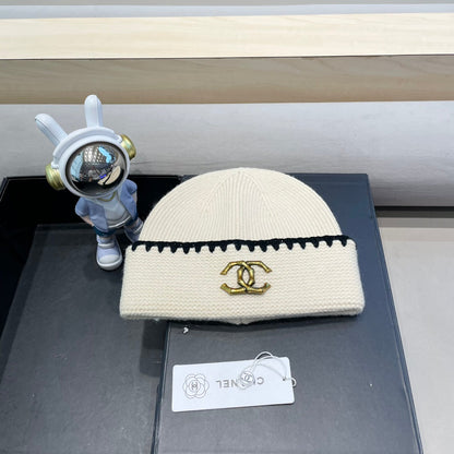 BEANIE HAT IN WHITE WOOL 419782