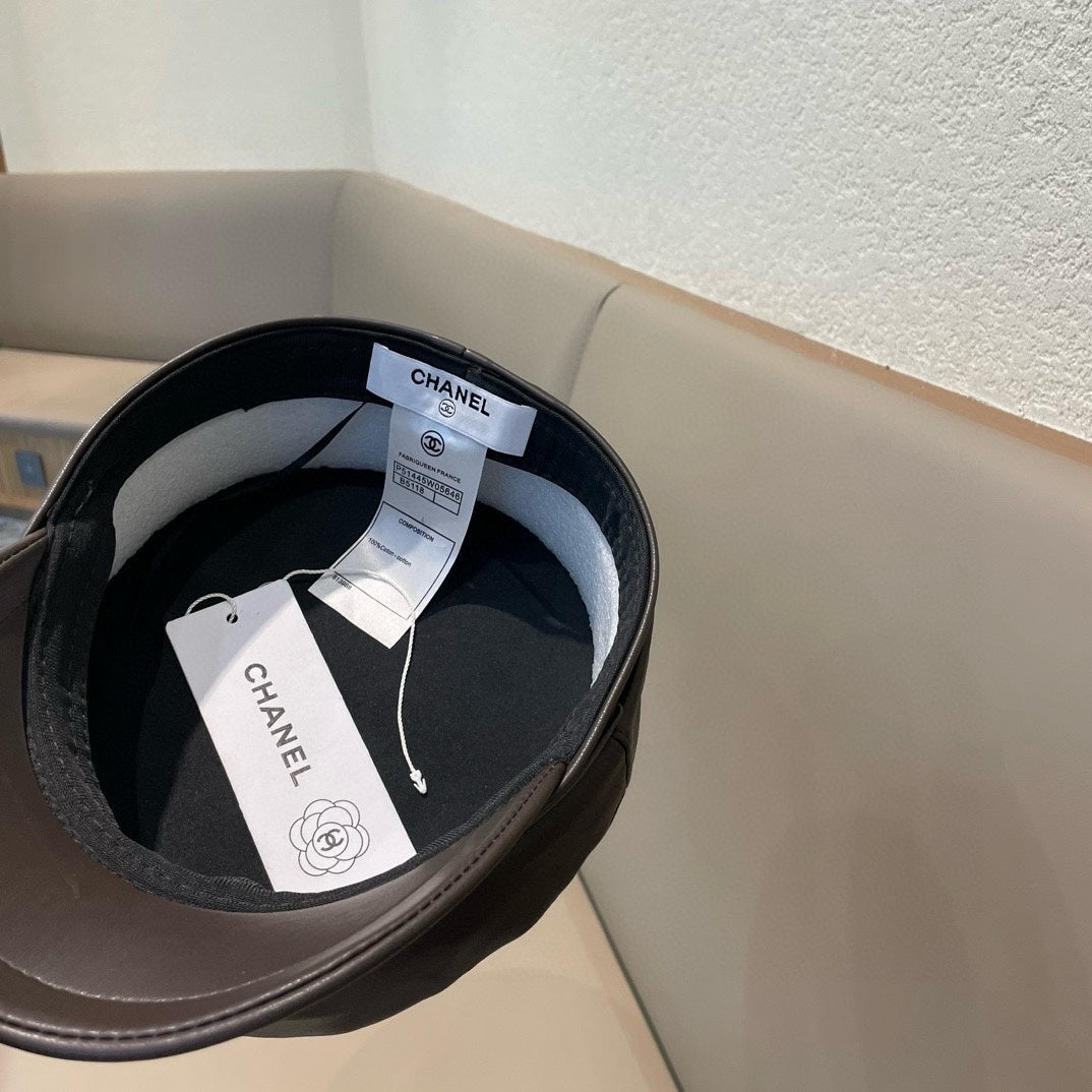 NEWSBOY CAP IN CHOCOLATE BROWN CALFSKIN 421105