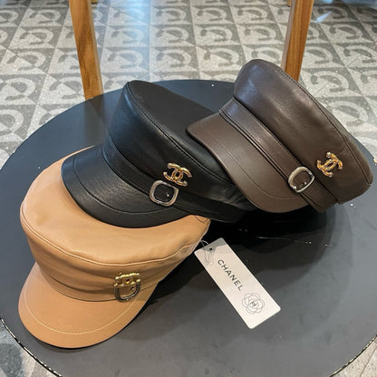 NEWSBOY CAP IN BLACK CALFSKIN 421107