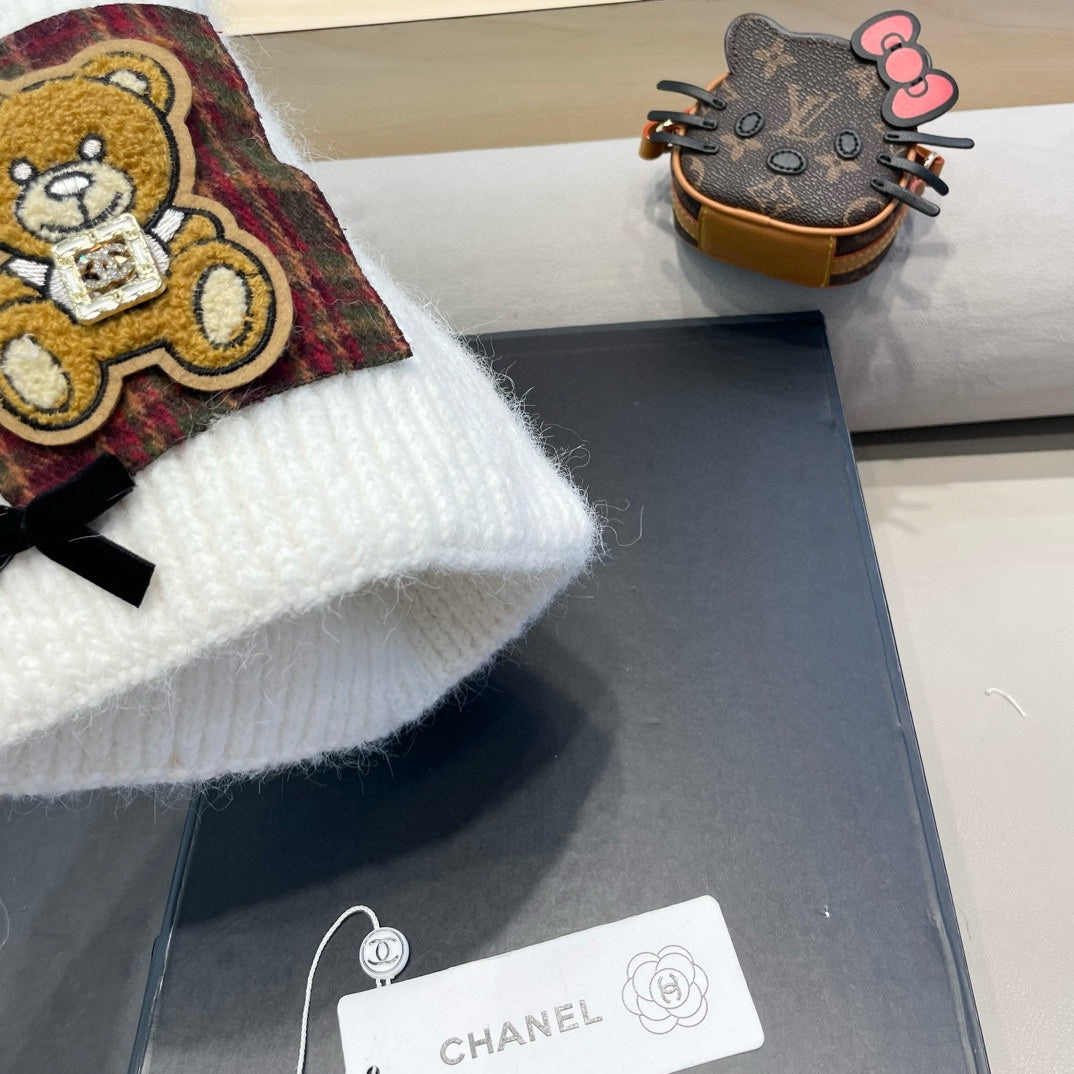 BEANIE HAT IN WHITE WOOL WITH BOW 421253