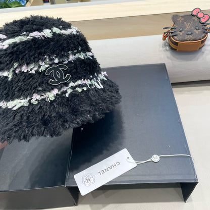 BUCKET HAT IN BLACK FLEECE 421273