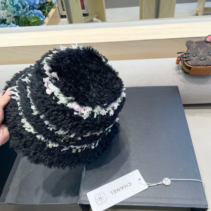 BUCKET HAT IN BLACK FLEECE 421273