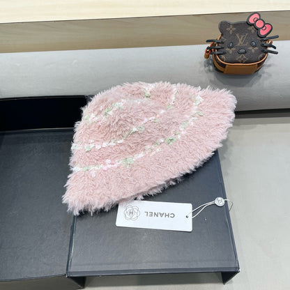 BUCKET HAT IN LIGHT PINK FLEECE 421274