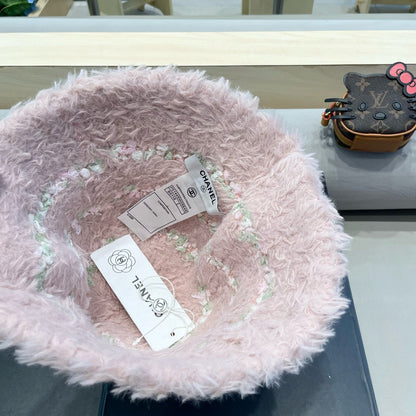 BUCKET HAT IN LIGHT PINK FLEECE 421274
