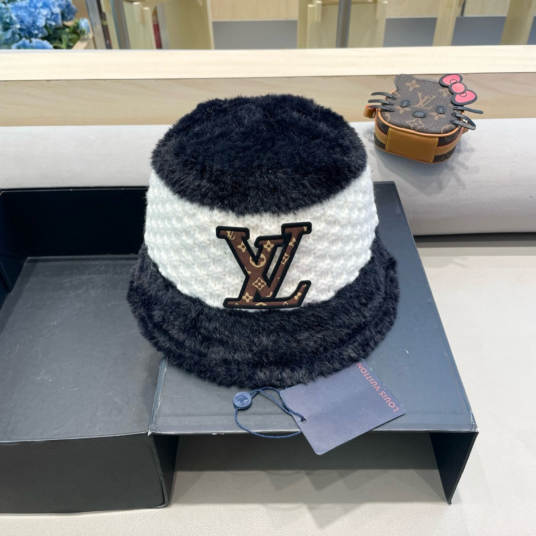 BUCKET HAT IN BLACK MIX WHITE WOOL 421038