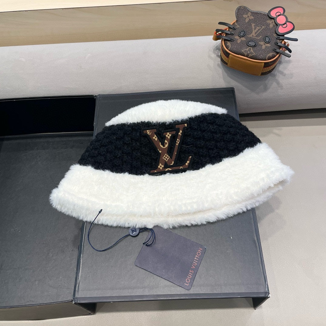 BUCKET HAT IN WHITE MIX BLACK WOOL 421040