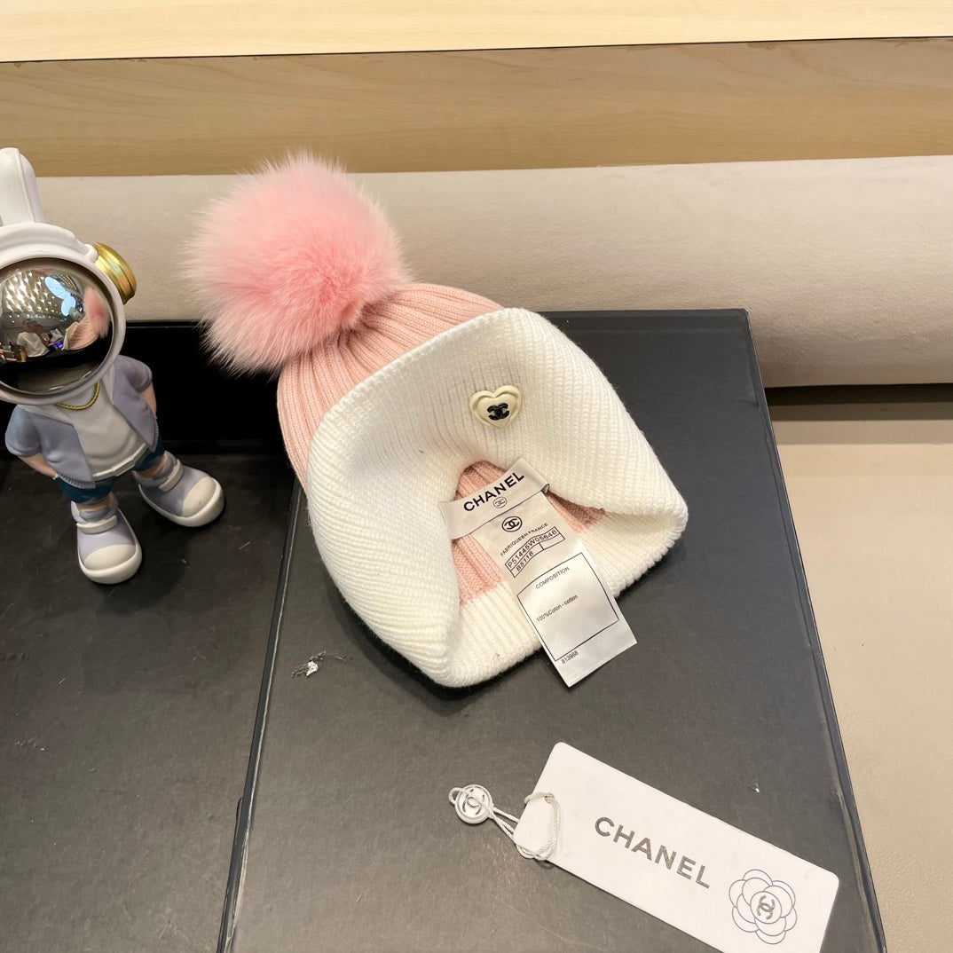 BEANIE HAT IN BABY PINK MIX WHITE WOOL 421051