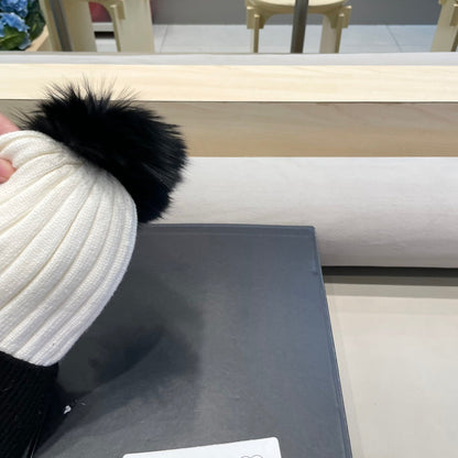 BEANIE HAT IN BLACK MIX WHITE WOOL 421053