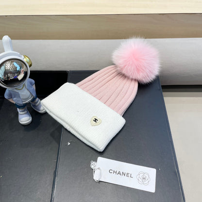 BEANIE HAT IN BABY PINK MIX WHITE WOOL 421051