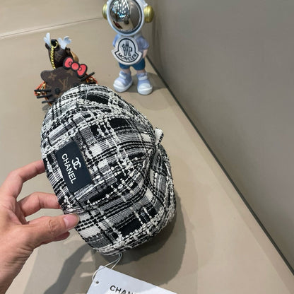 BERET HAT IN BLACK MIX WHITE WOOL TWEED 422552