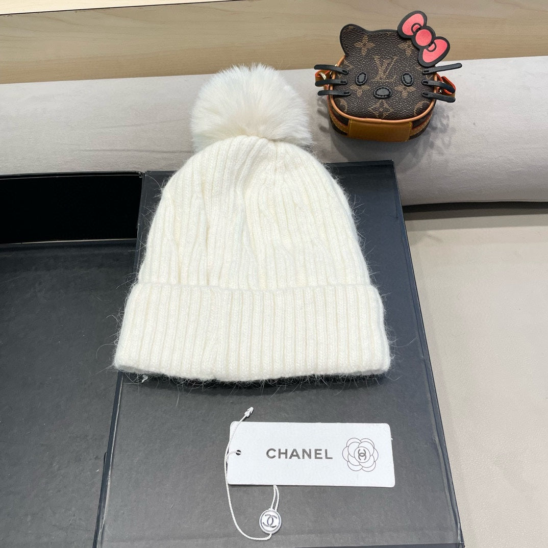 BEANIE HAT IN WHITE WOOL 422176