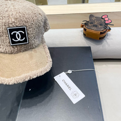 BASEBALL CAP IN CAMEL BEIGE SHEARLING 422432