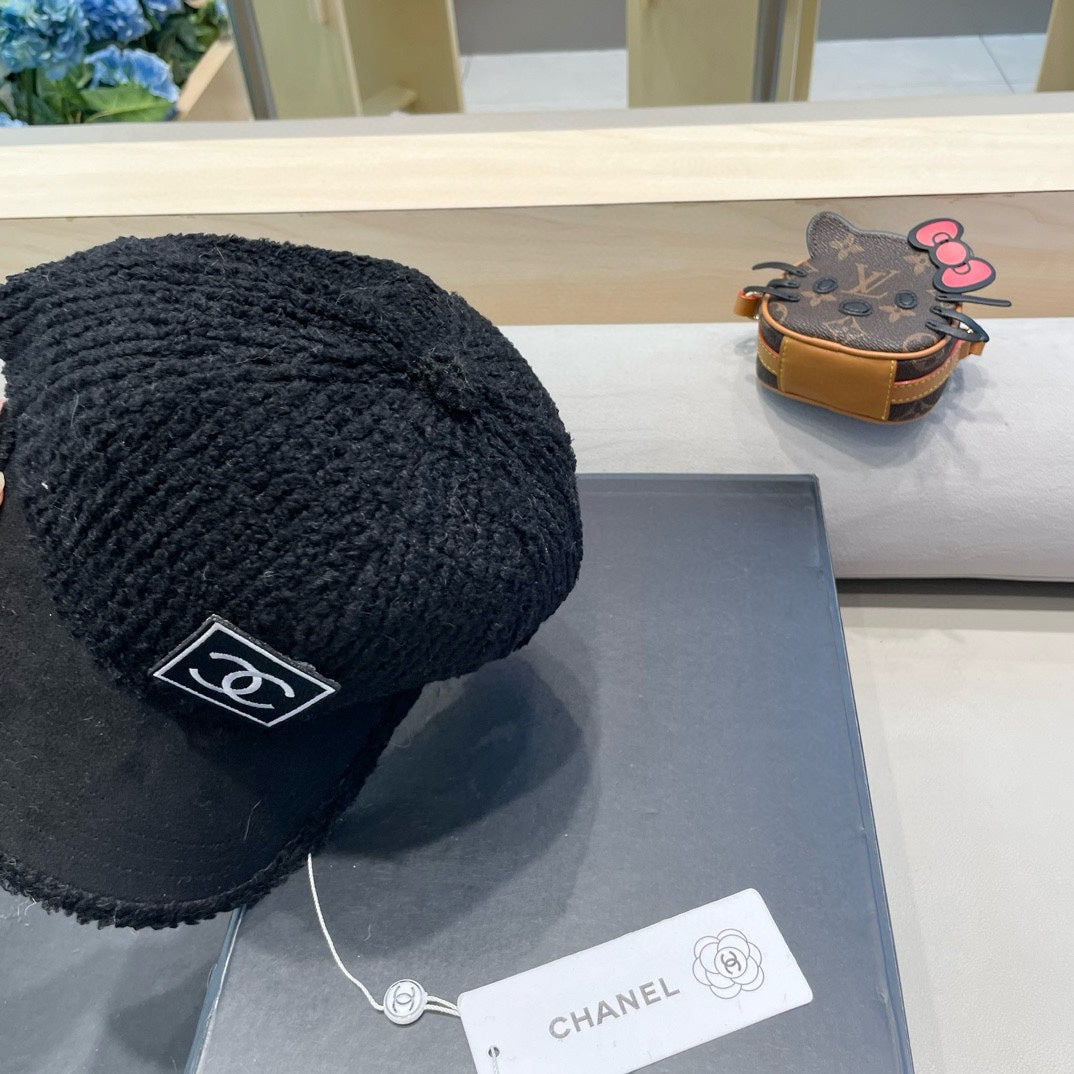 BASEBALL CAP IN BLACK SHEARLING 422433