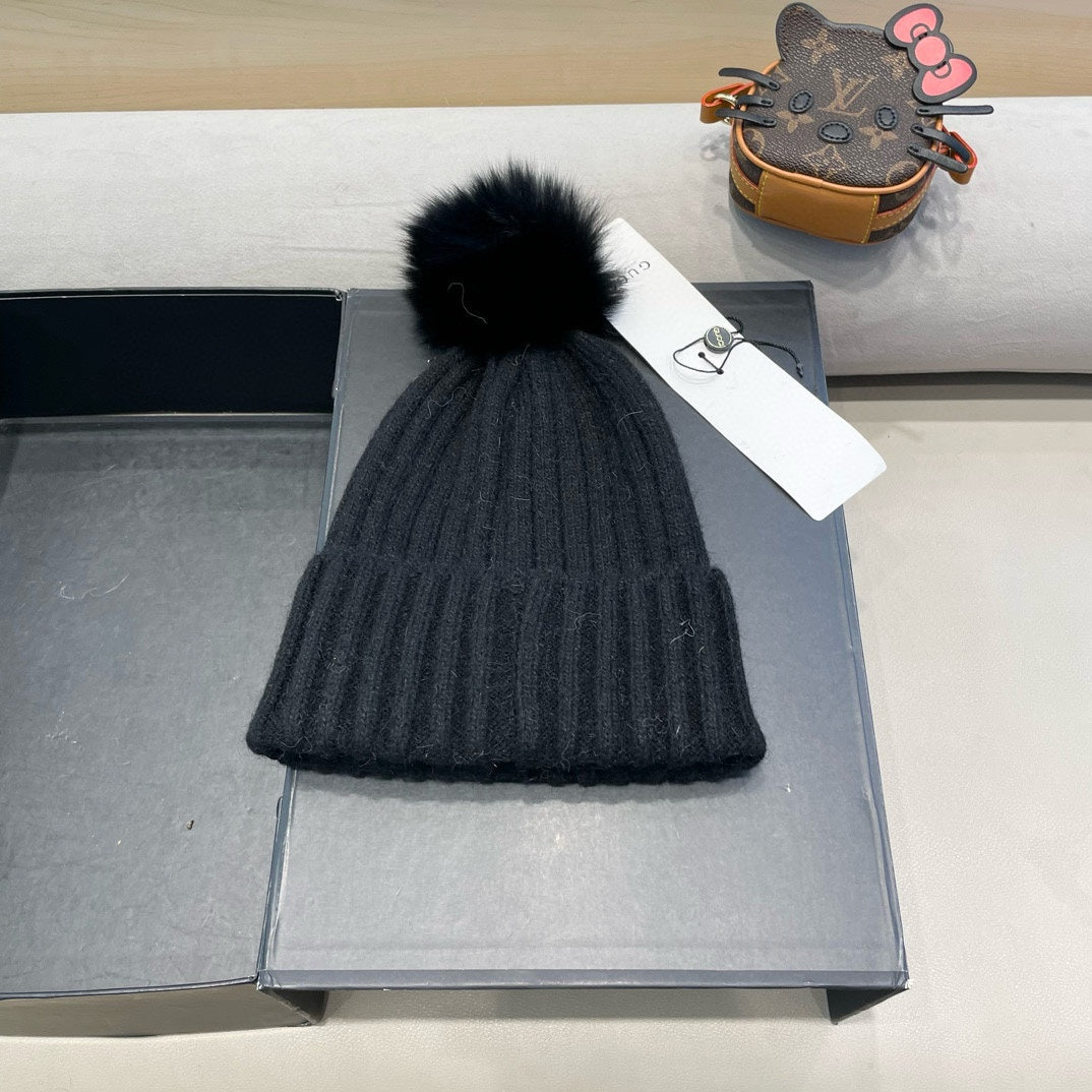 BEANIE HAT IN BLACK WOOL 422454