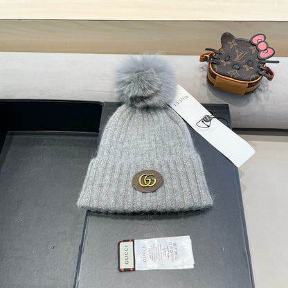 BEANIE HAT IN LIGHT GRAY WOOL 422455