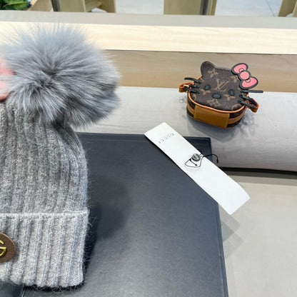 BEANIE HAT IN LIGHT GRAY WOOL 422455