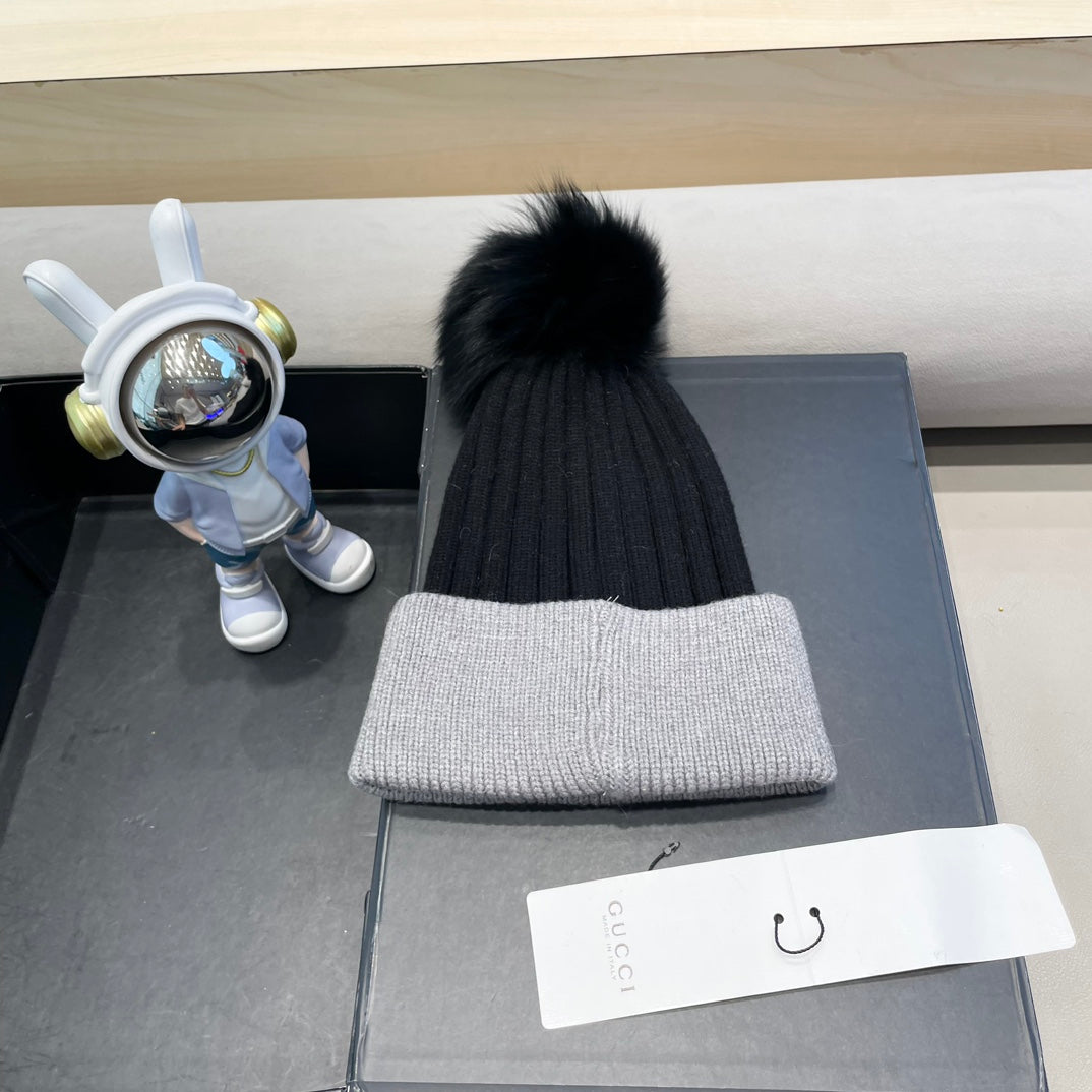 BEANIE HAT IN BLACK MIX DOLPHIN GRAY WOOL AND FOX FUR 422505