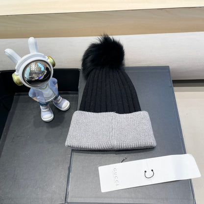 BEANIE HAT IN BLACK MIX DOLPHIN GRAY WOOL AND FOX FUR 422505
