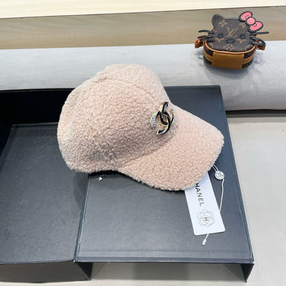 BASEBALL HAT IN LIGHT PINK LAMB FUR 424252