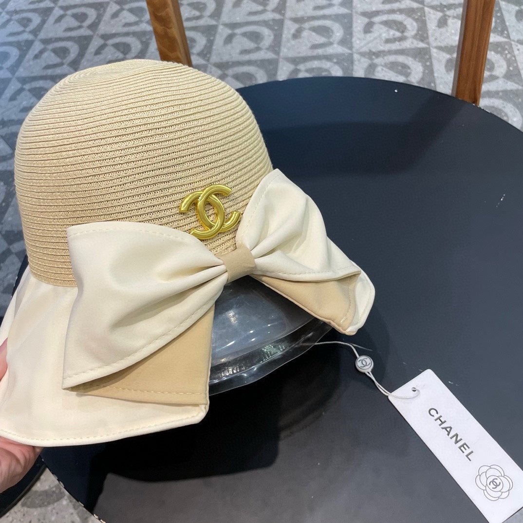 BOW BUCKET HAT IN WHITE MIX CAMEL BEIGE RAFFIA 426171
