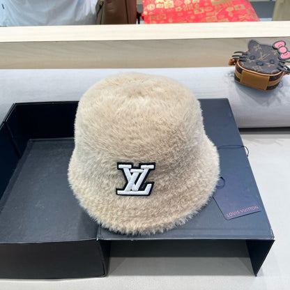 BUCKET HAT IN COSMIC LATTE BEIGE RABBIT FUR 426227