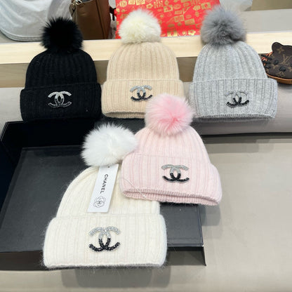 BEANIE HAT IN BLACK WOOL 426234