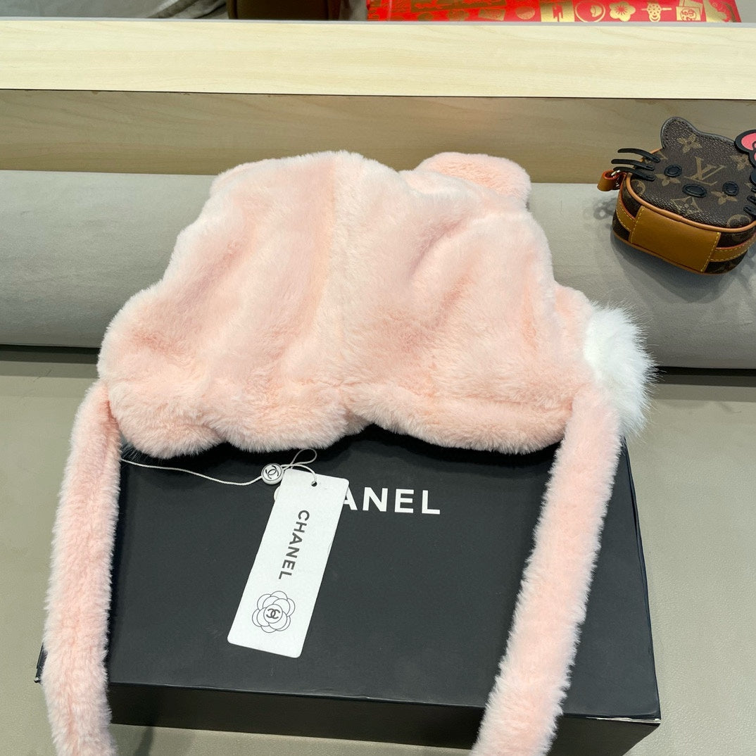BEANIE HAT IN LIGHT PINK LAMB FUR 426239