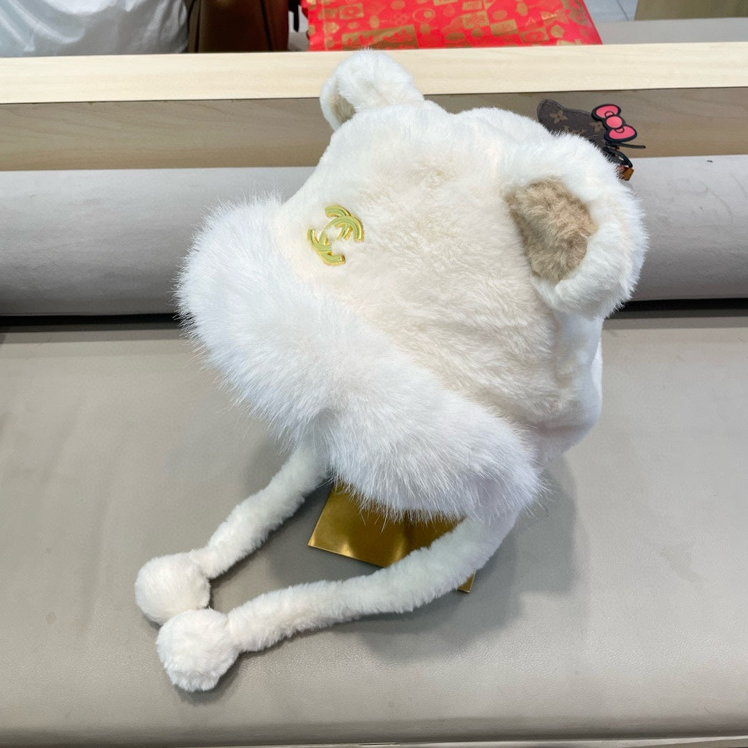 BEANIE HAT IN WHITE LAMB FUR 426240