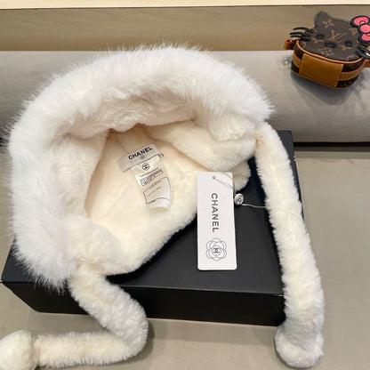 BEANIE HAT IN WHITE LAMB FUR 426240