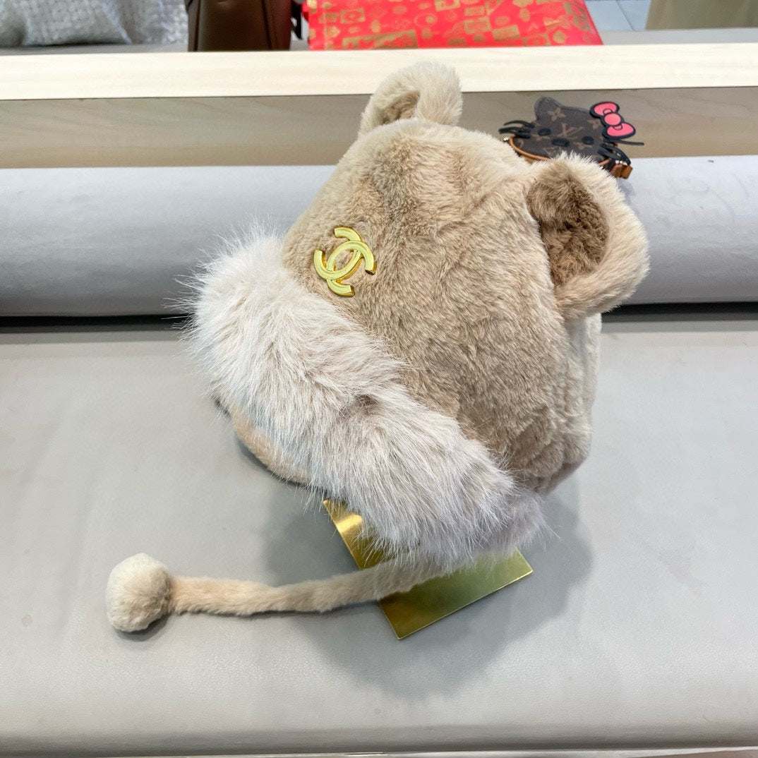 BEANIE HAT IN CAMEL BROWN LAMB FUR 426241