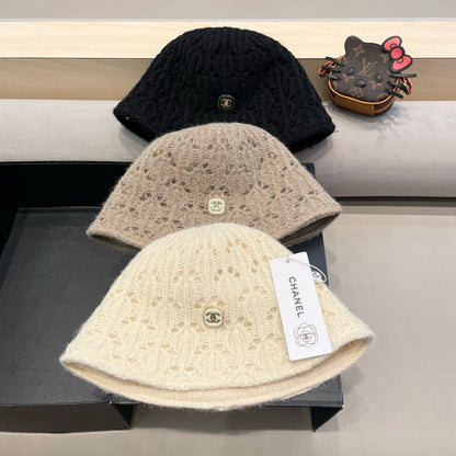 BUCKET HAT BKACK KNITTED FABRIC WITH RABBIT FUR 428090