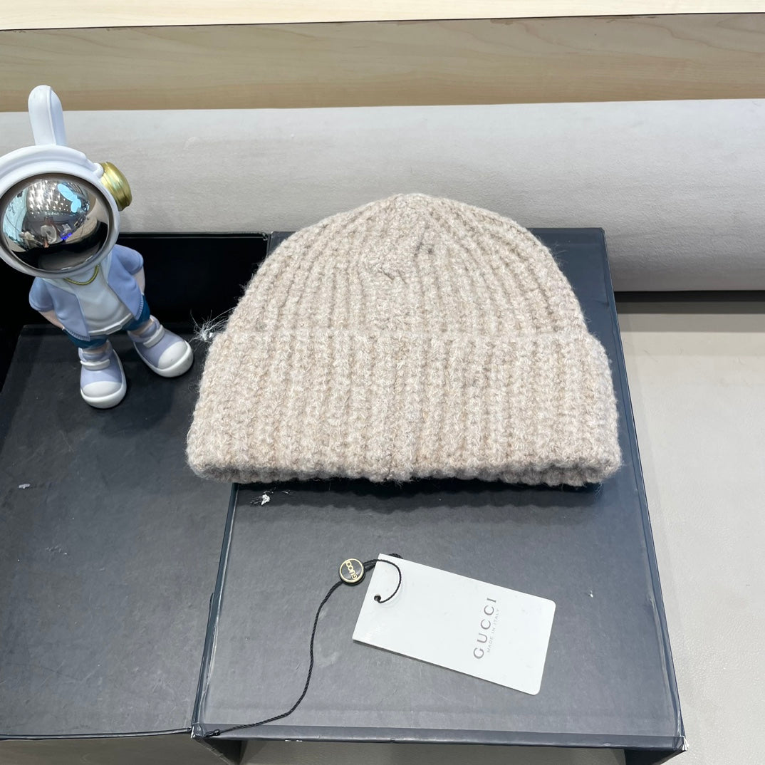 BEANIE HAT IN ECRU BEIGE WOOL 428125