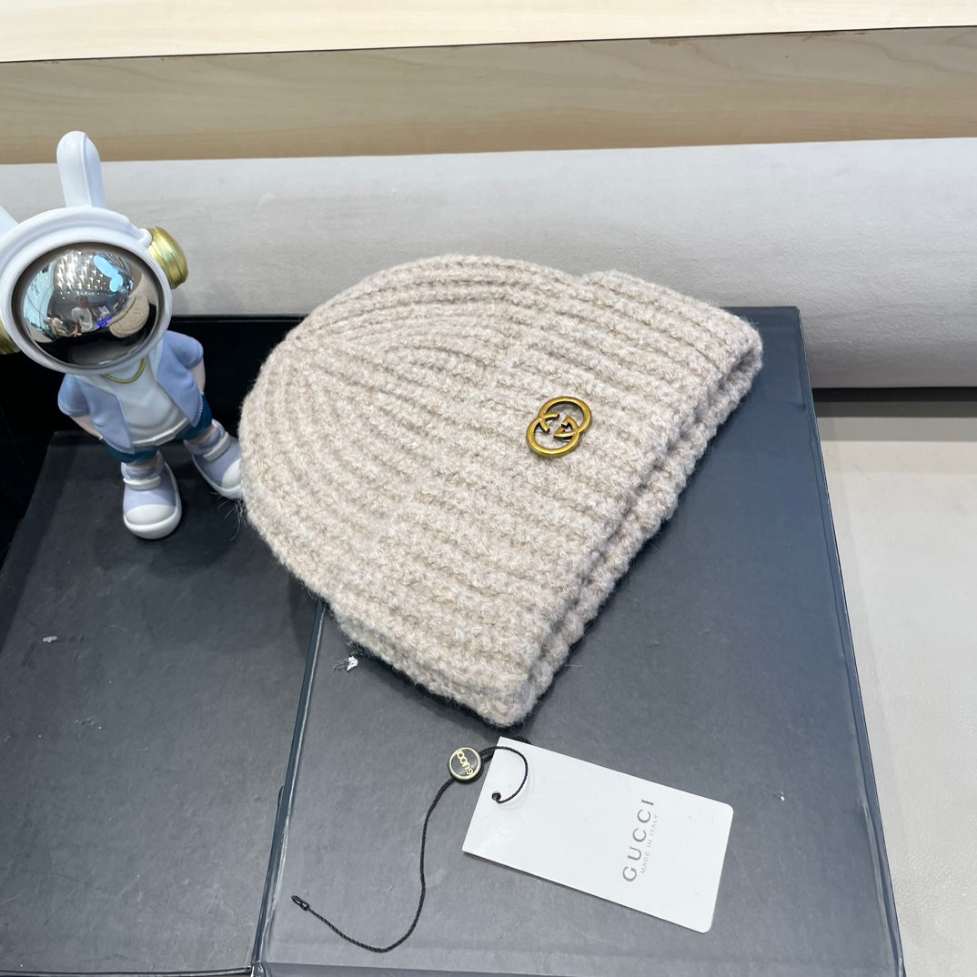 BEANIE HAT IN ECRU BEIGE WOOL 428125