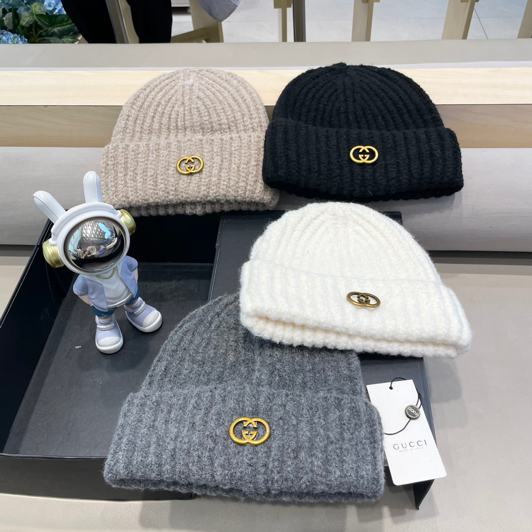 BEANIE HAT IN ECRU BEIGE WOOL 428125