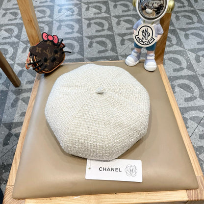 BERET HAT IN WHITE WOOL TWEED 430010