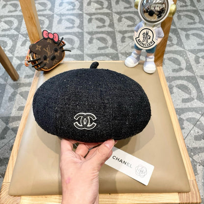 BERET HAT IN BLACK WOOL TWEED 430012