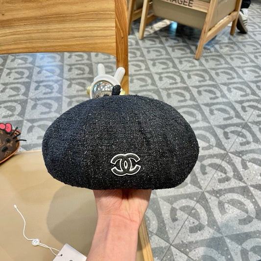 BERET HAT IN BLACK WOOL TWEED 430012
