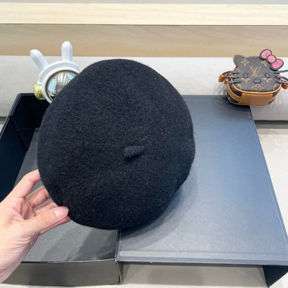 BERET HAT IN BLACK WOOL 430078