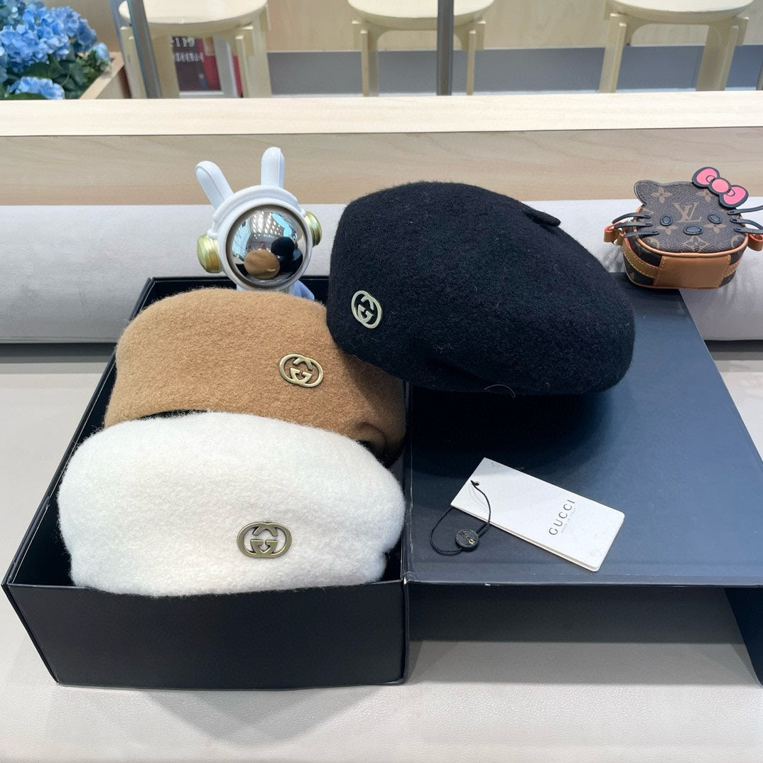 BERET HAT IN WHITE WOOL 430079