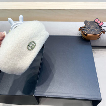 BERET HAT IN WHITE WOOL 430079