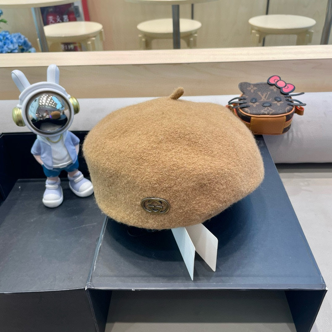 BERET HAT IN CAMEL BEIGE WOOL 430080