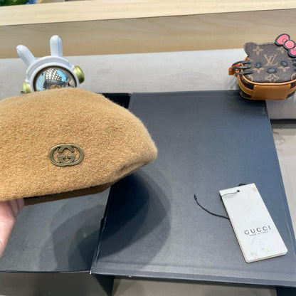 BERET HAT IN CAMEL BEIGE WOOL 430080