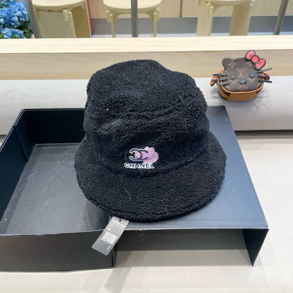 BUCKET HAT IN BLACK LAMB WOOL 430248