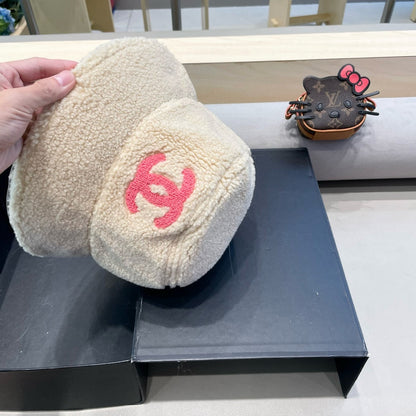 BUCKET HAT IN BEIGE LAMB WOOL 430249